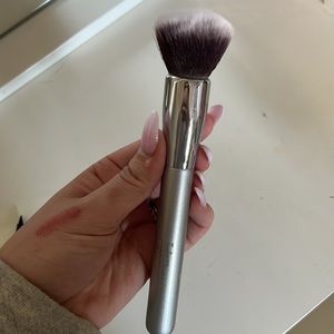 It Cosmetics Foundation Brush